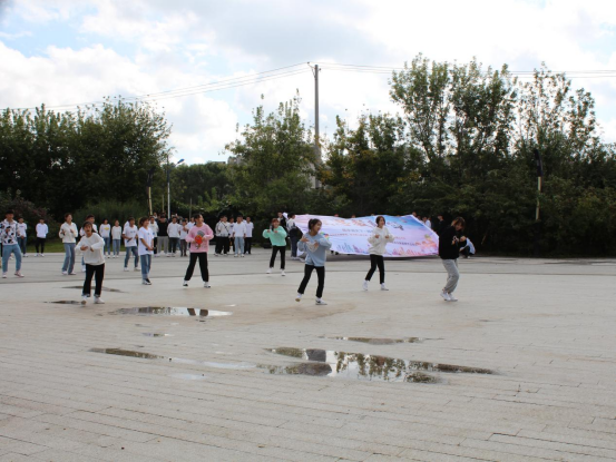 “引路在脚下 追梦向前方”机电工程学院祝全体老师教师节快乐167.png