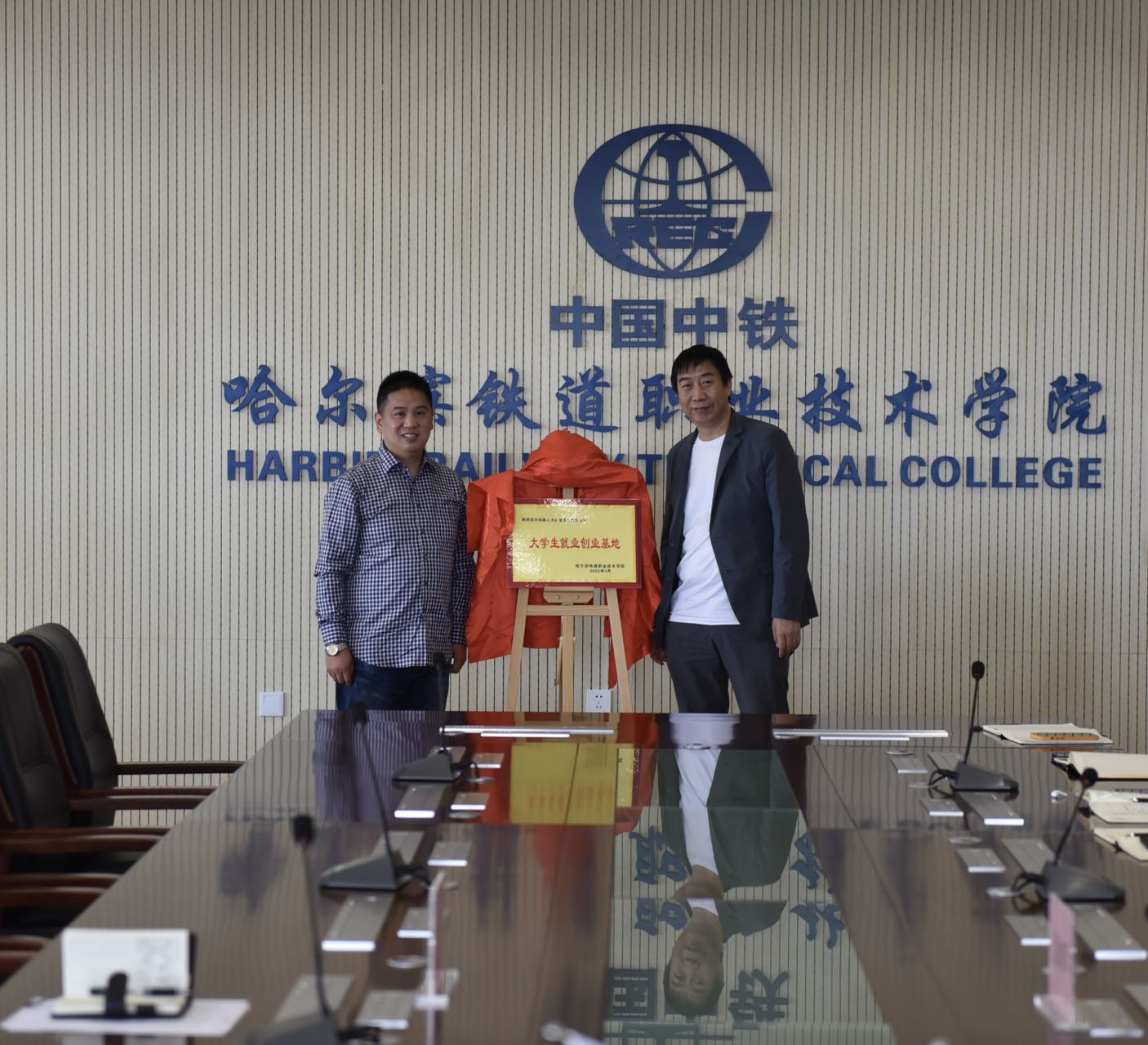 image001.jpg image001.jpg